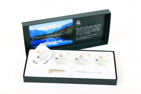 알펜무어모공팩 시즌2 4개입 제품. 발림성과 민감성을 개선하였고, 가격은 이전과 동일하다