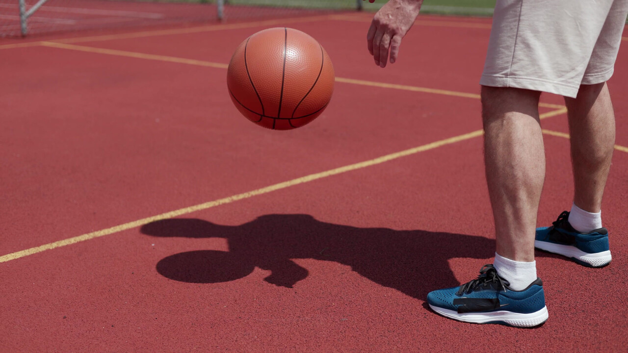 남성들은 상대적으로 더 활동적인 경향이 있어, 낙상 위험이 높아지는 요인이 된다 / 이미지 출처 : Motion Elements