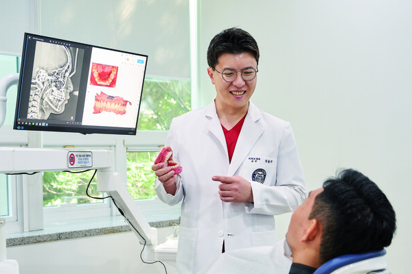 강동경희대병원 교정과 강윤구 교수 / 제공 : 강동경희대병원