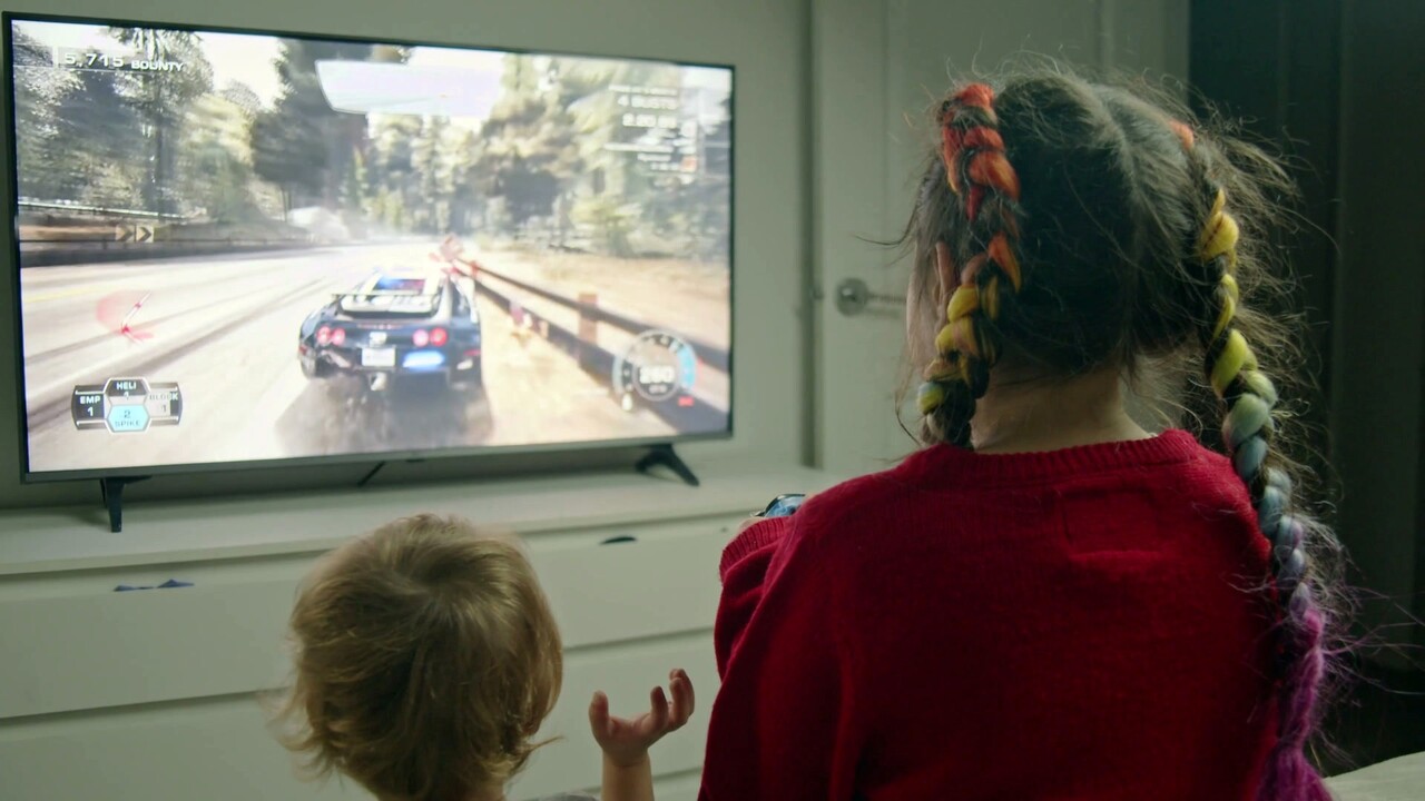 높은 집중력과 빠른 반응 속도를 요구하는 종류의 비디오 게임은 인지 기능 향상에 도움이 될 수 있다 / 이미지 출처 : Motion Elements