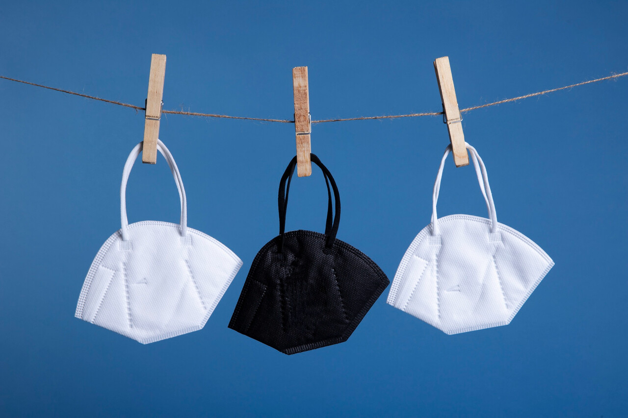 초미세먼지를 최대한 차단하려면 조금이라도 등급이 높은 마스크를 써야 한다 / Designed by Freepik