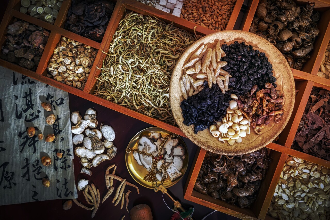 한약은 개인 체질에 따라 맞춤 처방하는 방식이므로 부작용 위험이 적다 / 이미지 출처 : Motion Elements