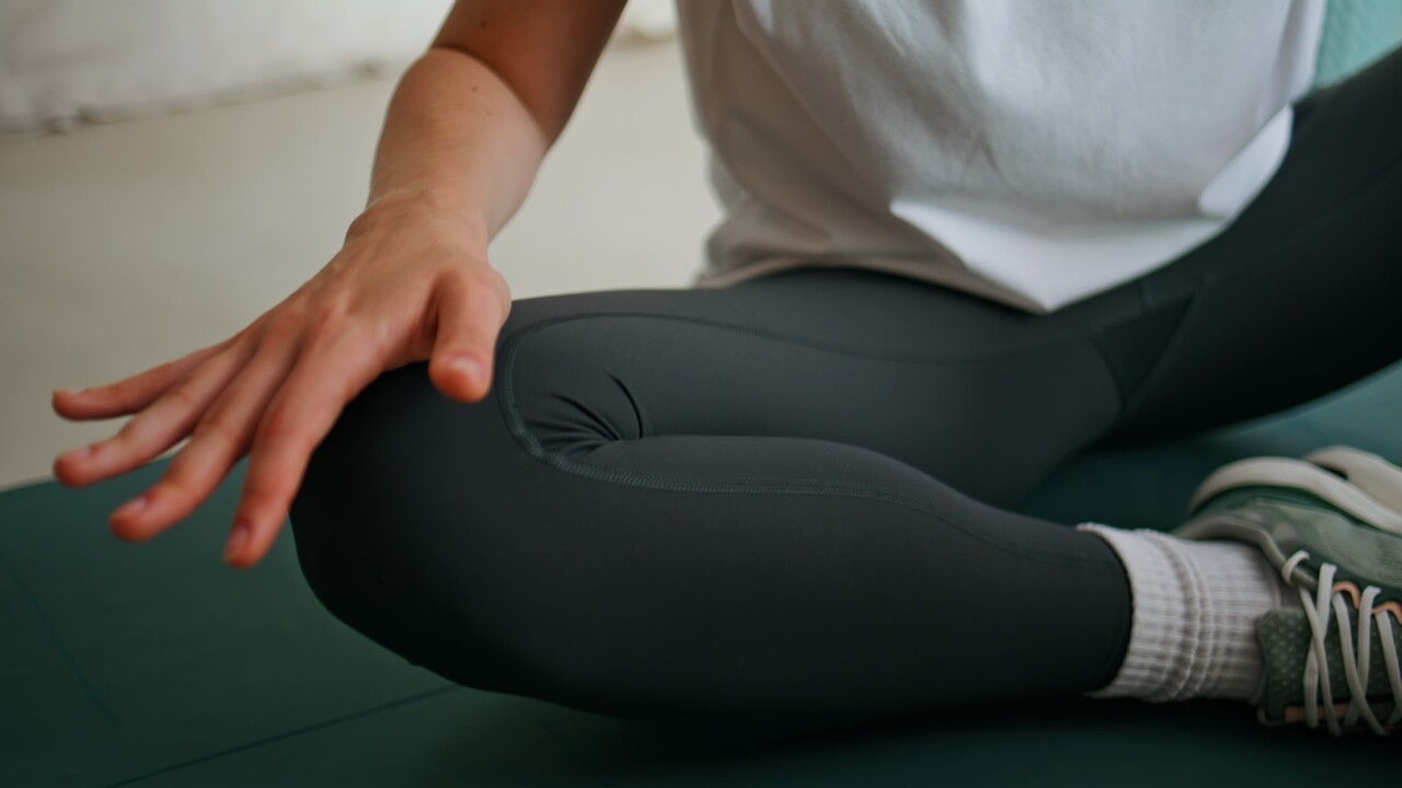 요가는 무릎 통증 완화를 위한 비약물적 방법으로 충분한 효과를 기대해볼 수 있다 / 이미지 출처 : Motion Elements