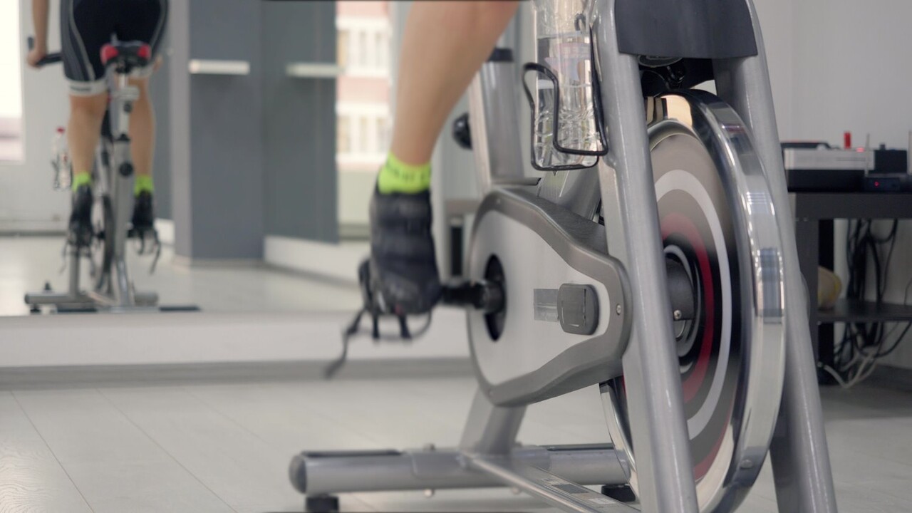 체중이 많이 나가거나 발목을 자주 다치는 사람이라면, 발목에 가해지는 충격이 적은 운동을 선택하는 것이 좋다 / 이미지 출처 : Motion Elements